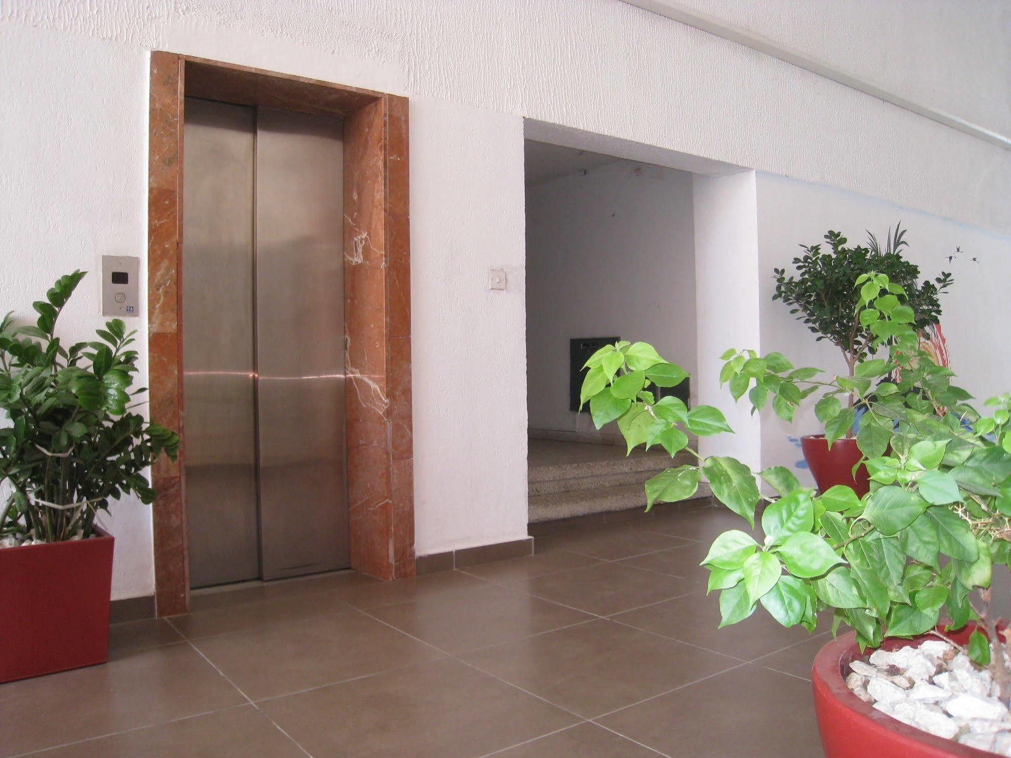 Palm Sea Beach Hotel Apartments ลาร์นาคา ภายนอก รูปภาพ